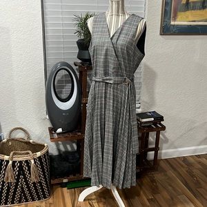 Vince Camuto sleeveless dress size 14